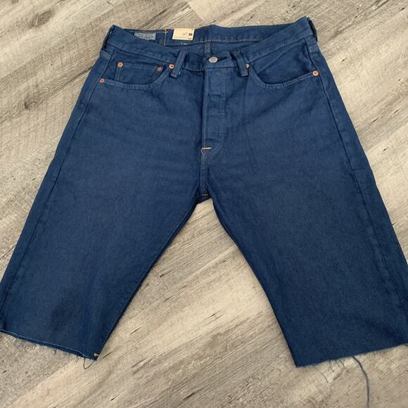 Levi's 501 Premium Denim Shorts Mens 31 Button Fly Cut-off Jeans Blue Wash NEW - Picture 1 of 7